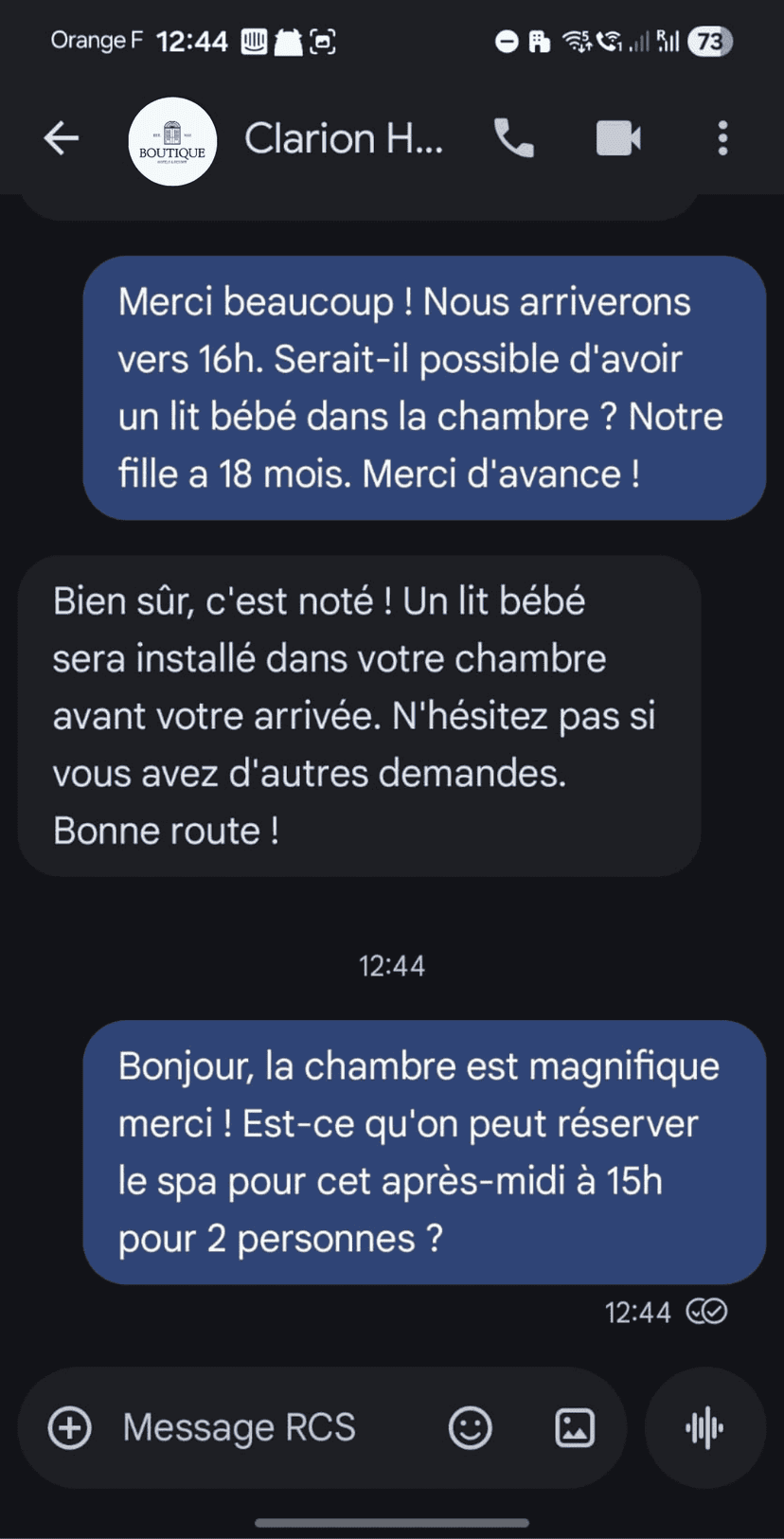 Conversation SMS avec un client